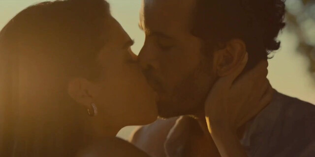 Hande Ercel sexy - Chasing the Wind (2025)