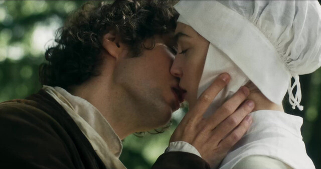 Anamaria Vartolomei nude, Phoebe Fox nude - The Seduction s01e01 (2025)