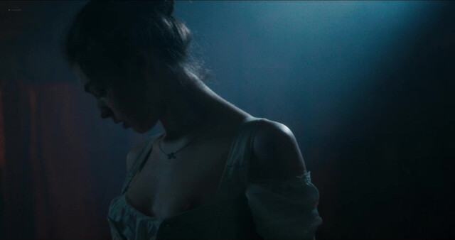 Anamaria Vartolomei nude, Phoebe Fox nude - The Seduction s01e01 (2025)