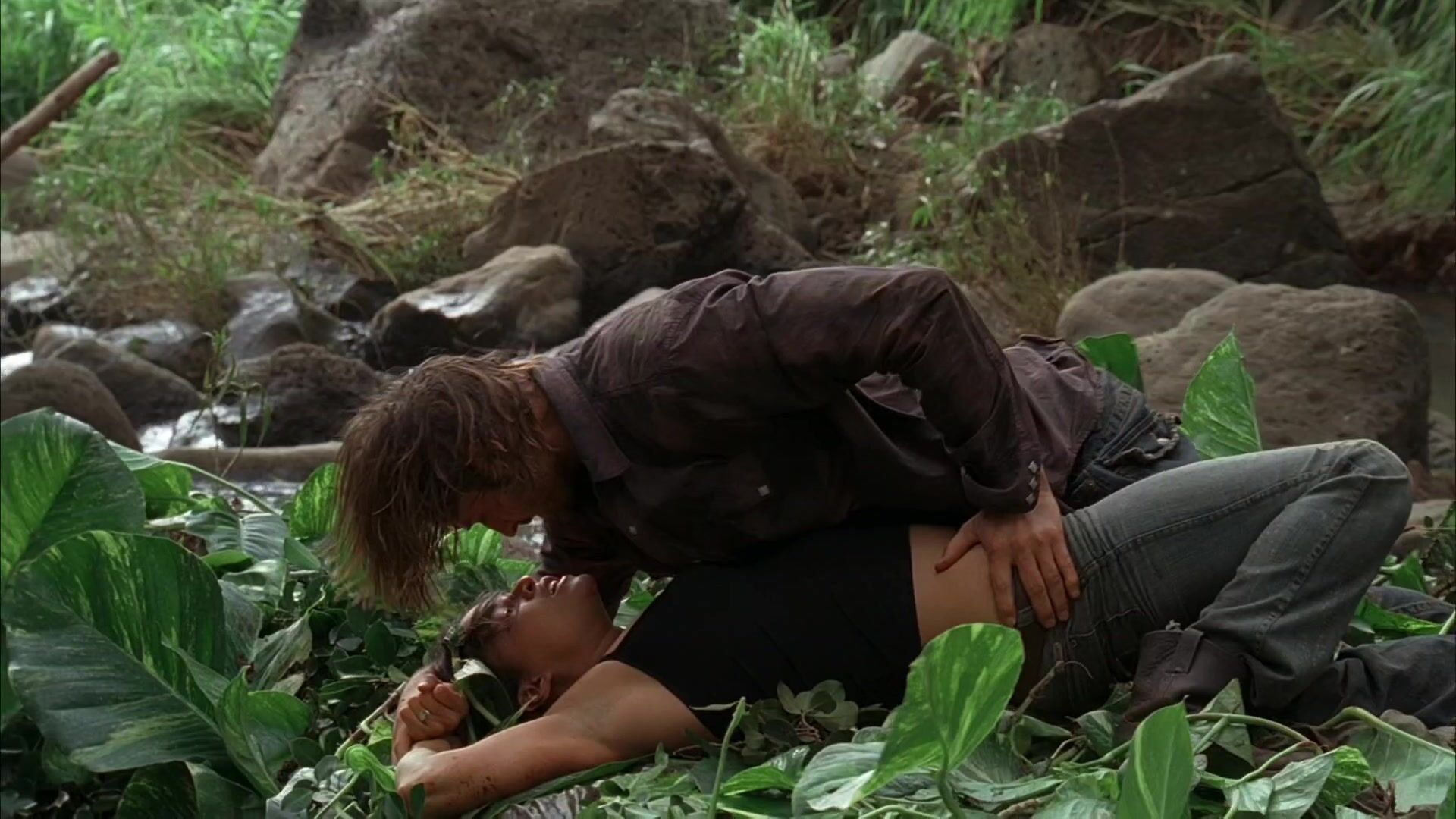 Michelle Rodriguez sexy - Lost s02e20 (2004)