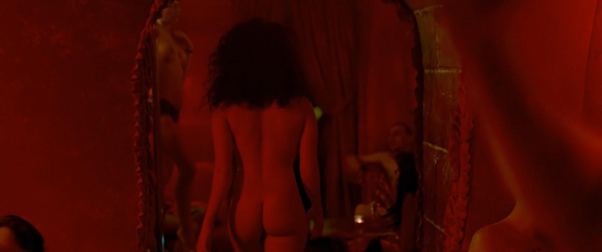 Sabrina Ouazani nude - De l'autre cote du periph (2012)