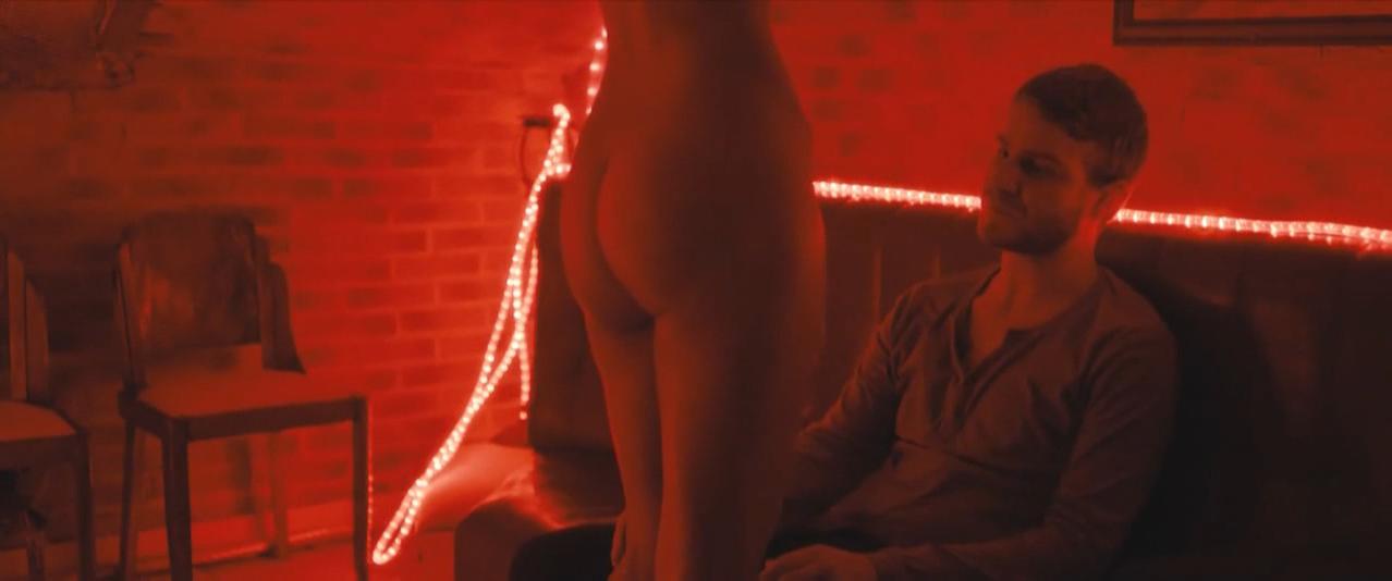 Mati Diop nude - Simon Killer (2012)