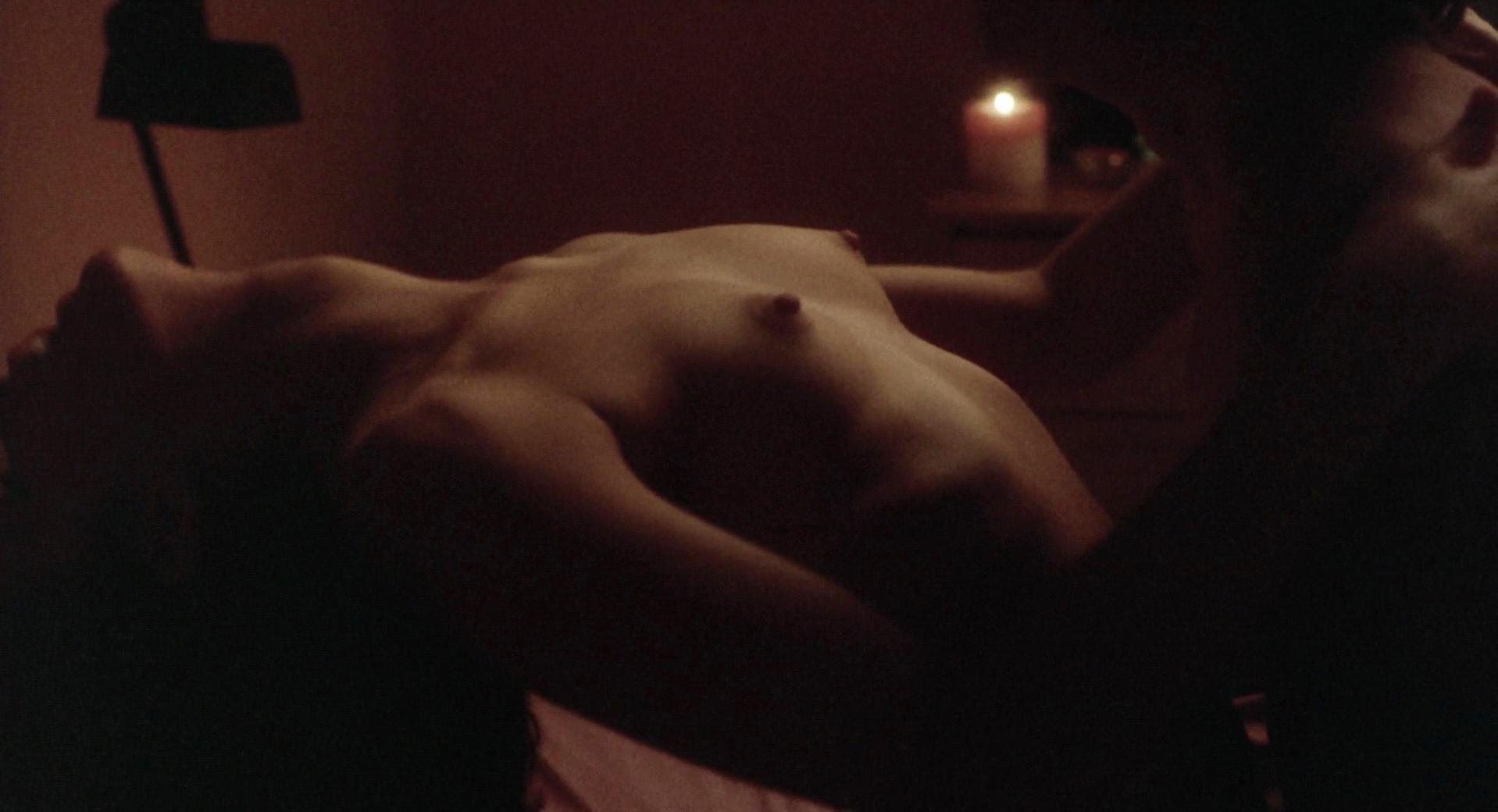 Demi Moore nude - About Last Night (1986)
