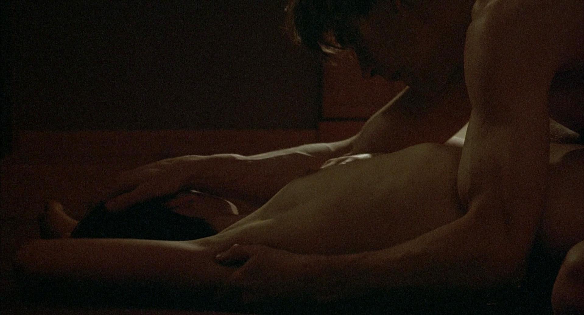 Juliette Binoche nude - Damage (1992)