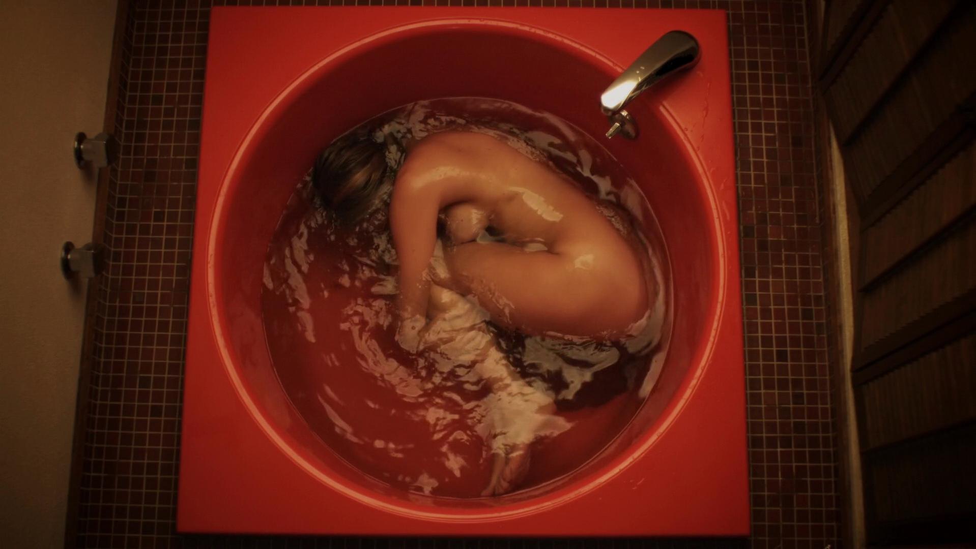Chloe Sevigny nude, Jena Malone sexy - The Wait (2013)