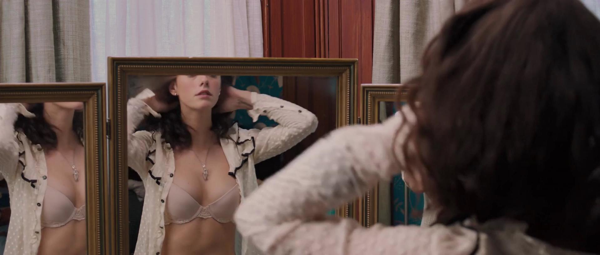 Jessica Biel sexy, Kaya Scodelario sexy - The Truth About Emanuel (2013)