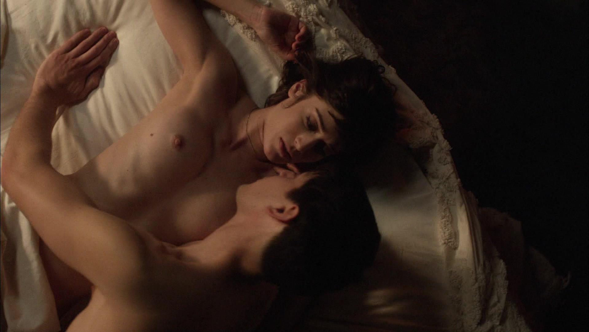 Lizzy Caplan nude - Masters of Sex s01e01 (2013)