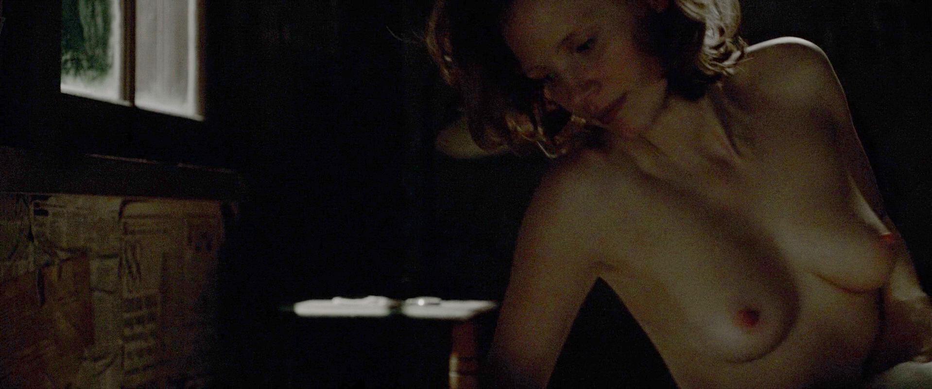 Jessica chastain lawless boobs