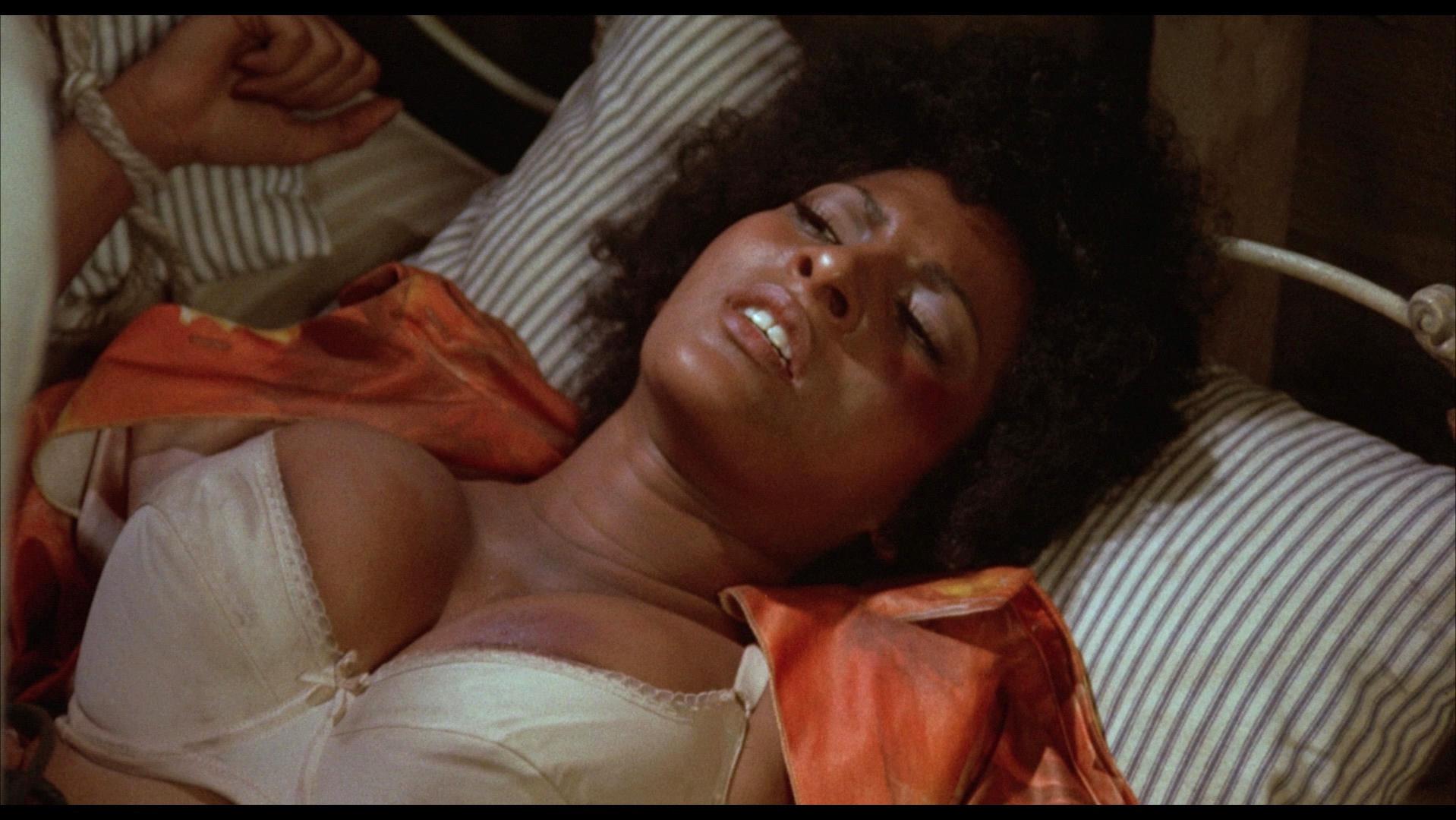 Pam Grier nude - Foxy Brown (1974)