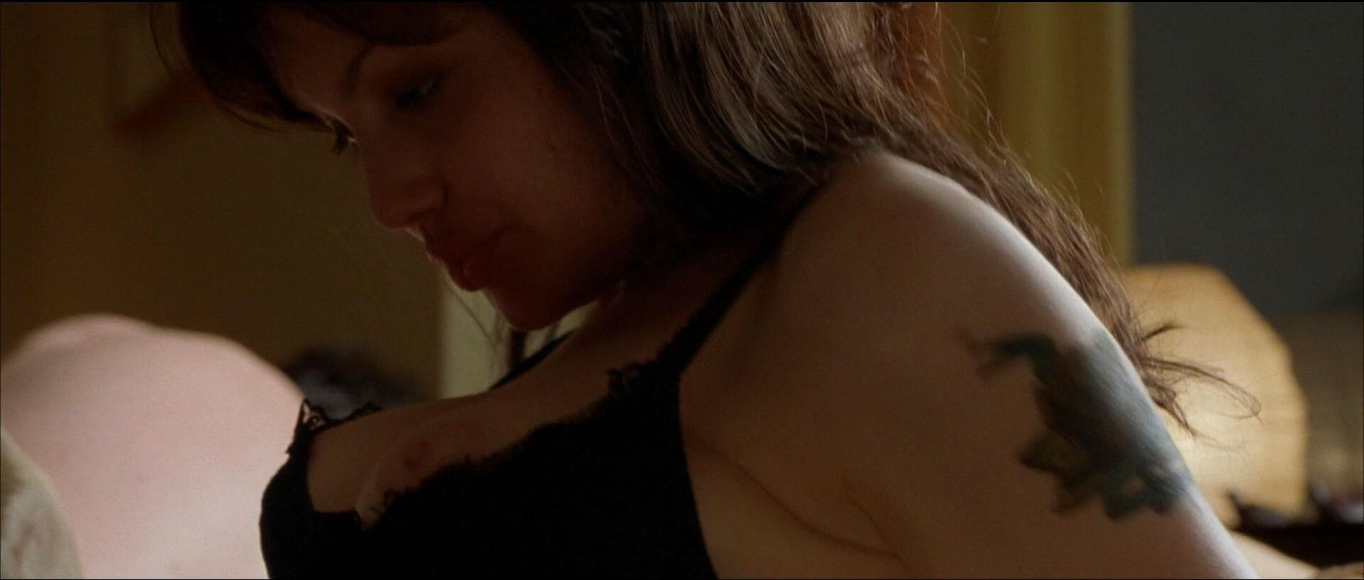 Angelina Jolie nude - Pushing Tin (1999)