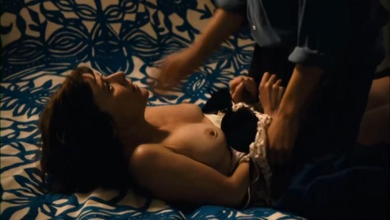 Valeria Bruni Tedeschi nude - Un Chateau en Italie (2013)