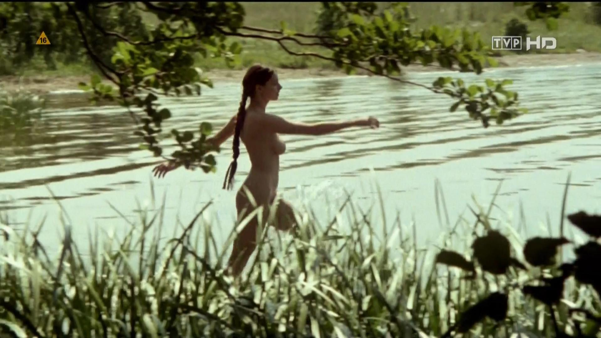 Nude video celebs » Renata Dancewicz nude - Diabelska edukacja (1995)
