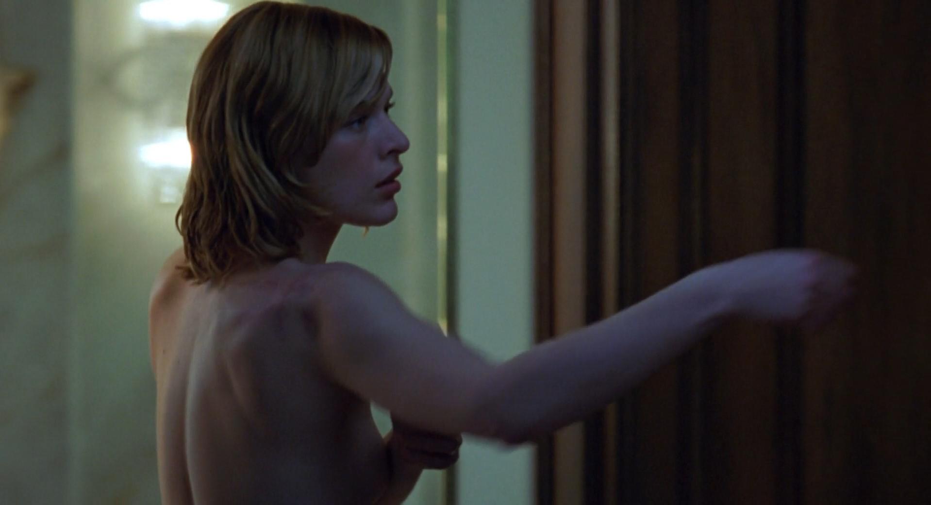 Milla jovovich resident evil naked