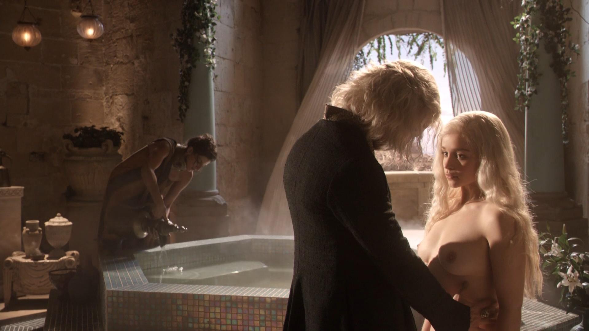 Game Of Thrones Khaleesi - Nude video celebs Â» Emilia Clarke nude - Game of Thrones s01 (2011)