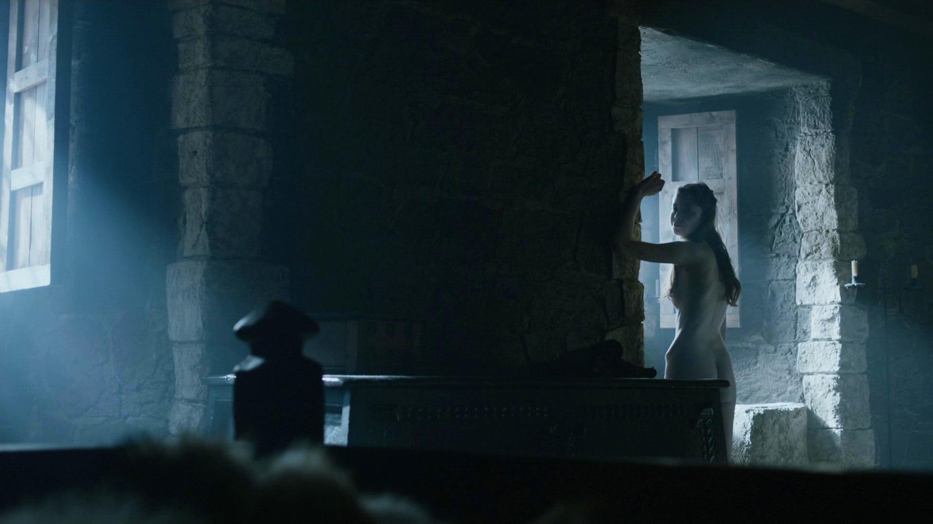 Charlotte Hope nude - Game Of Thrones s05e05 (2015)