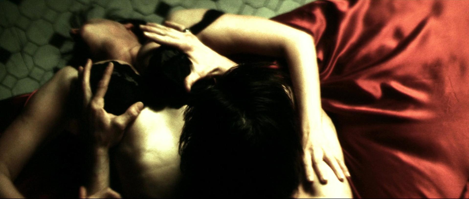Virginia Madsen sexy, Rhona Mitra sexy - The Number 23 (2007)