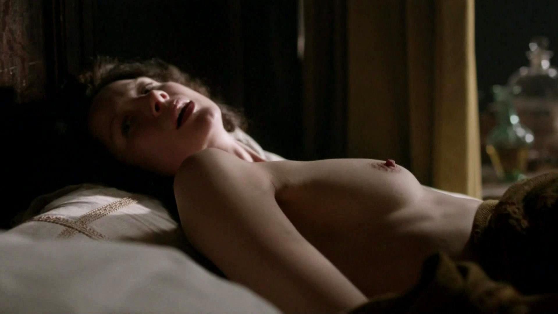 Caitriona Balfe nude - Outlander s01e10 (2015)