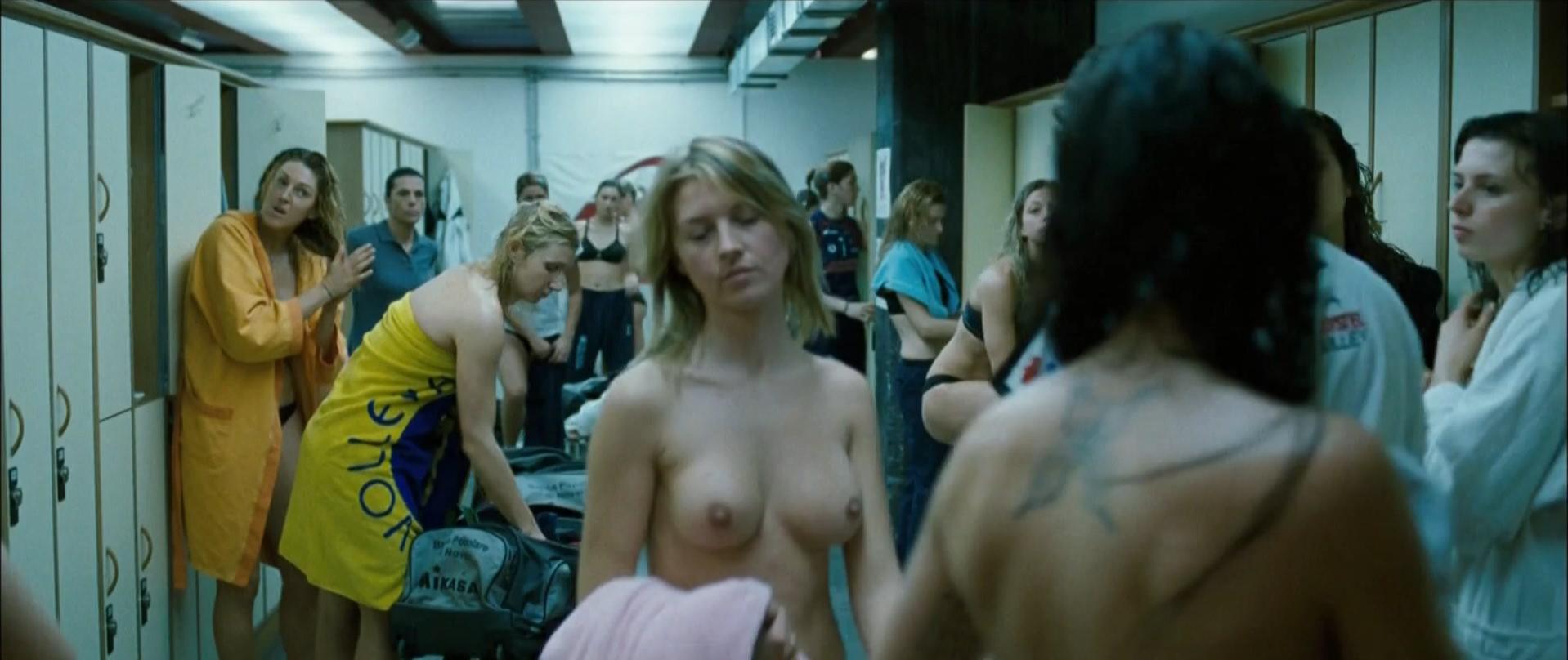 Sarah Felberbaum nude, Chiara Francini nude, Carla Signoris nude, Paola Cortellesi nude - Maschi Contro Femmine (2010)