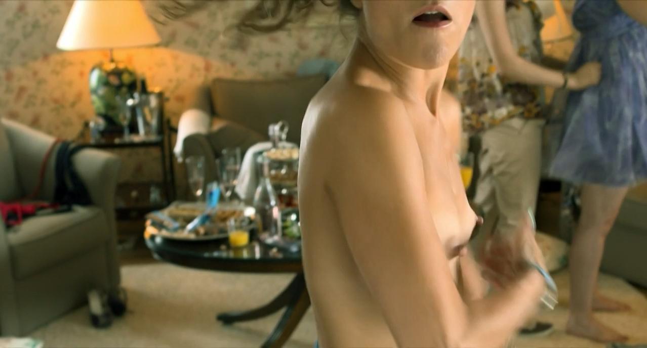 Janina Sachau nude, Lisa Bitter sexy - Das Hochzeitsvideo (2012)