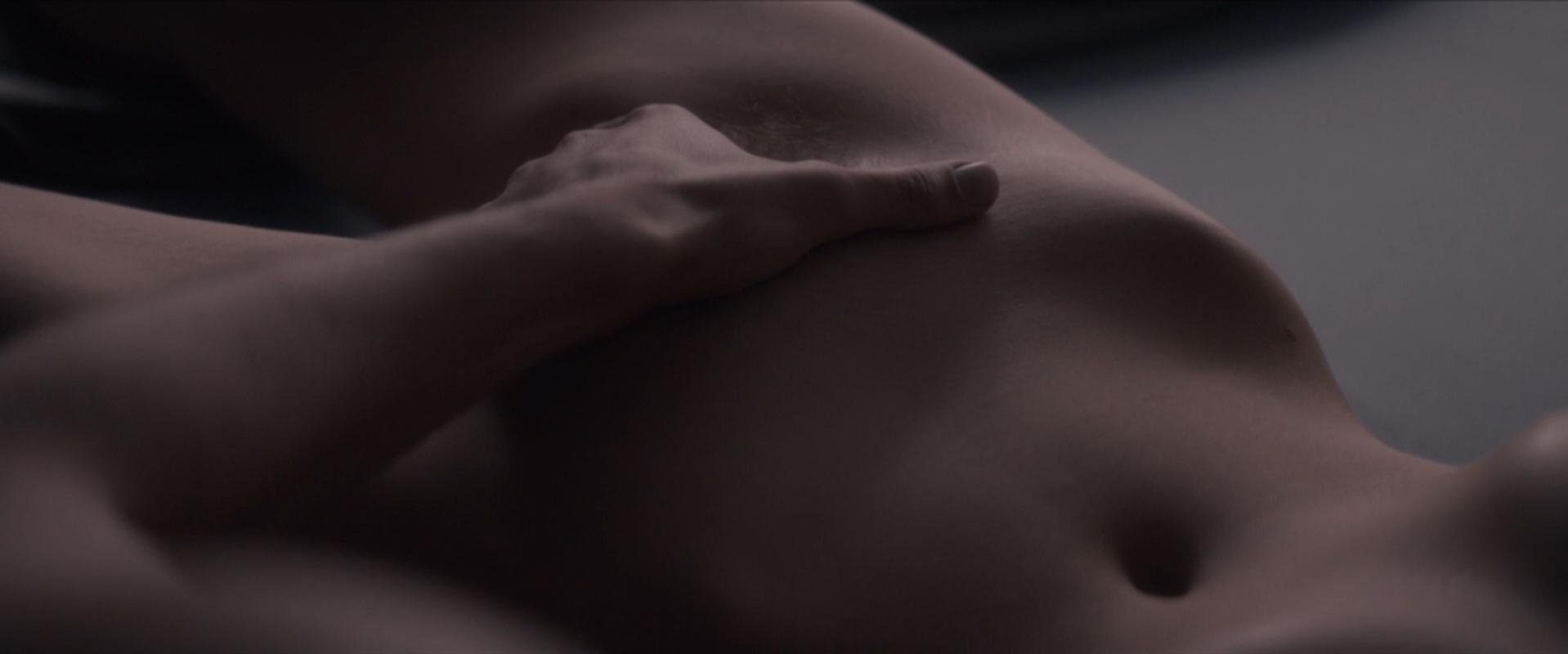 Marion Cotillard nude - Mal De Pierres (2016)