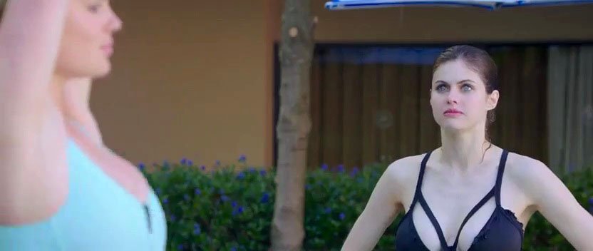 Alexandra Daddario sexy, Kate Upton sexy - The Layover (2017)