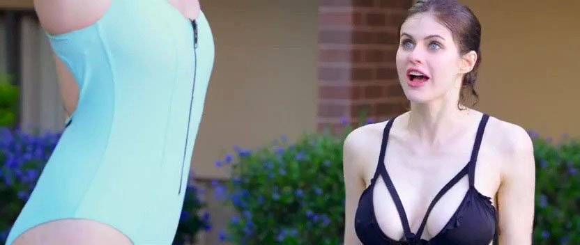 Alexandra Daddario sexy, Kate Upton sexy - The Layover (2017)
