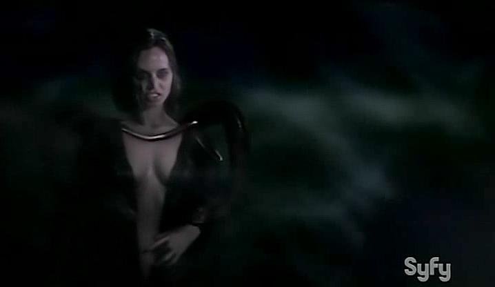 Nude Video Celebs Eliza Dushku Sexy Open Graves 2009