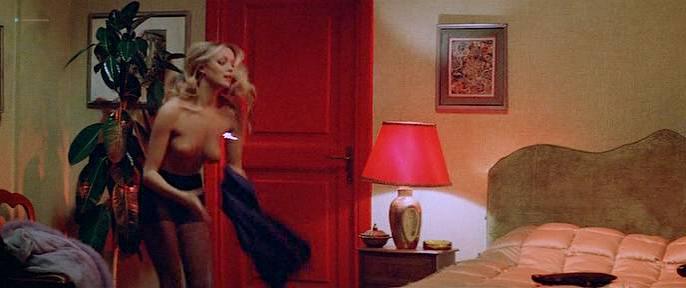 Gloria Guida nude - Indagine su un delitto perfetto (1978)