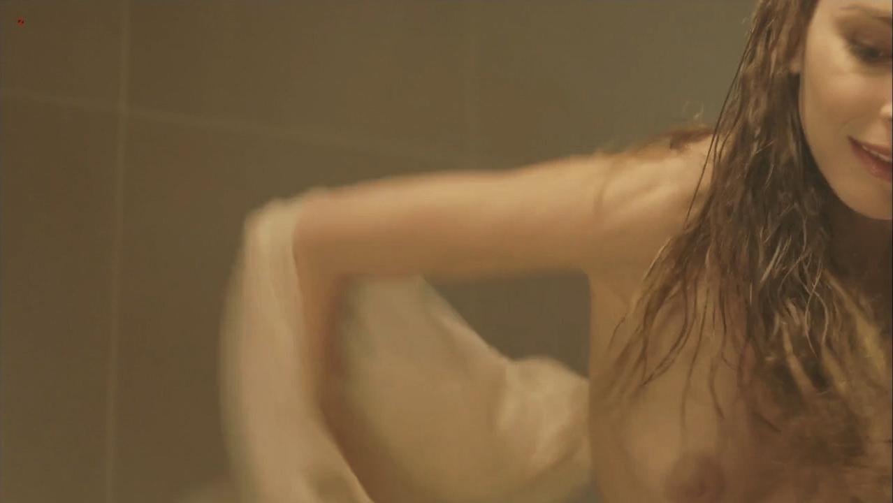 Claire Keim nude - La nouvelle Blanche Neige (2011)