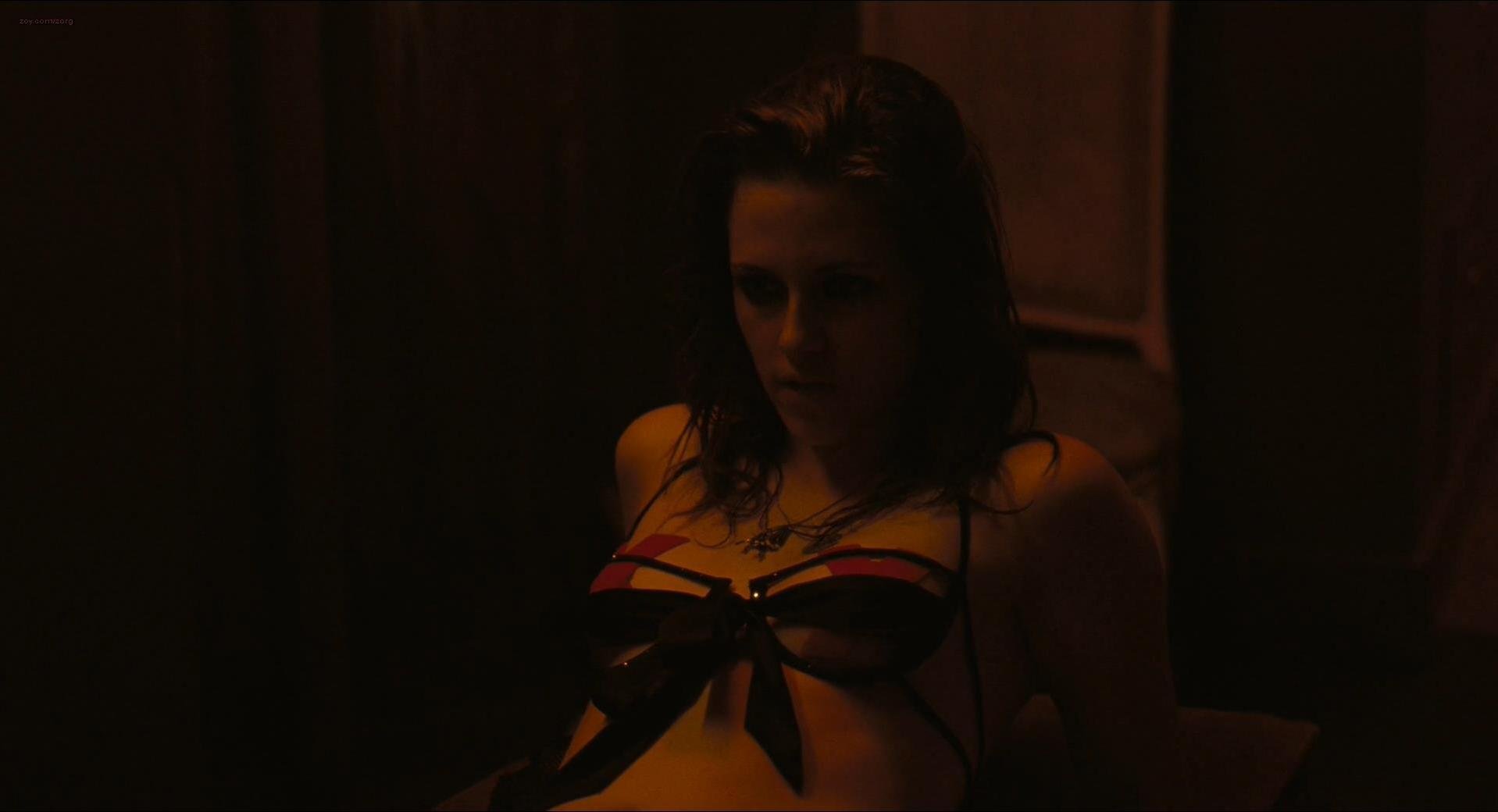 Kristen Stewart sexy - Welcome to the Rileys (2010)