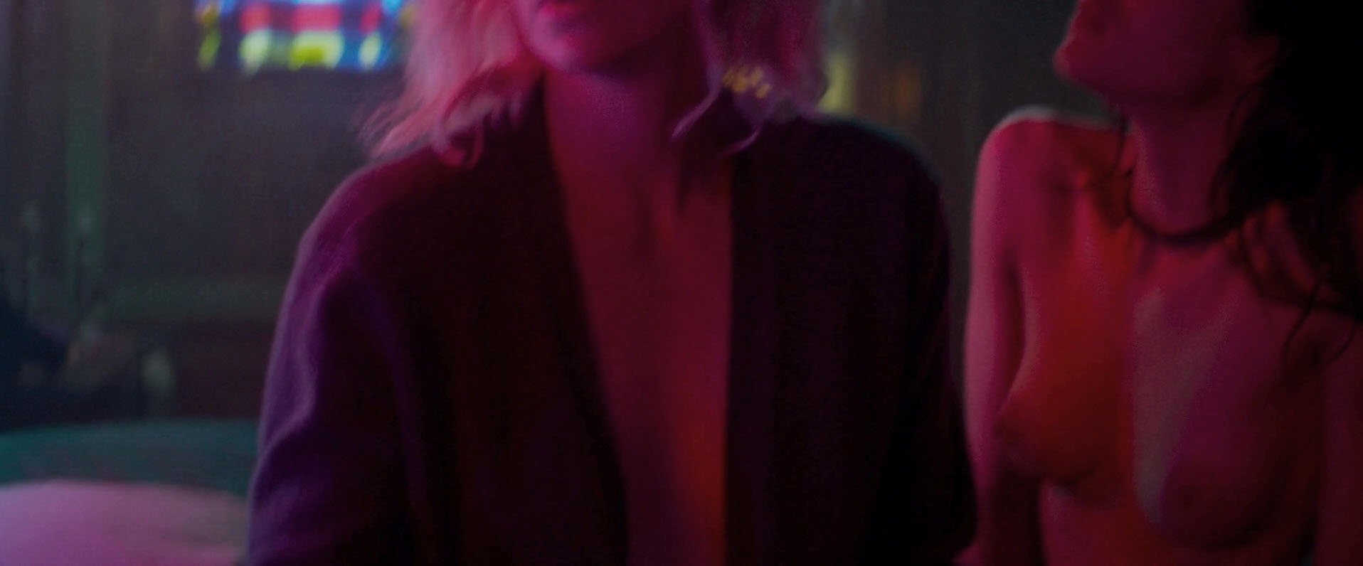 Charlize Theron nude, Sofia Boutella nude - Atomic Blonde (2017)