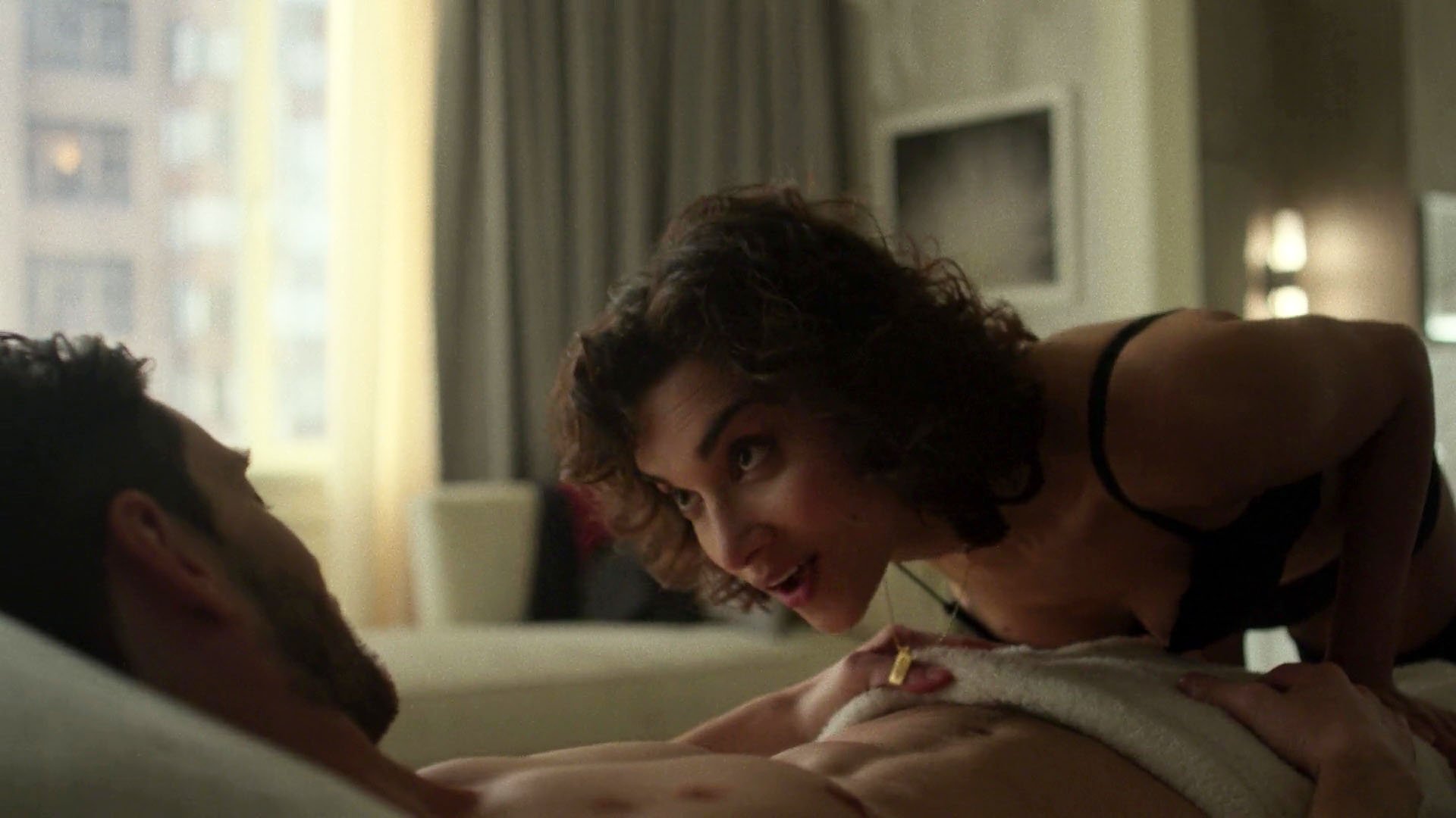 Amber Rose Revah sexy - The Punisher s01e08 (2017) .