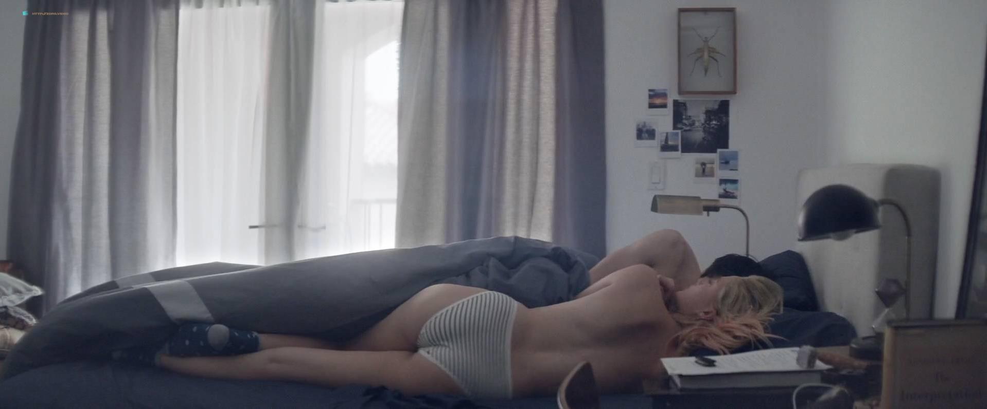 Scenes nude jennifer garner Jennifer Garner
