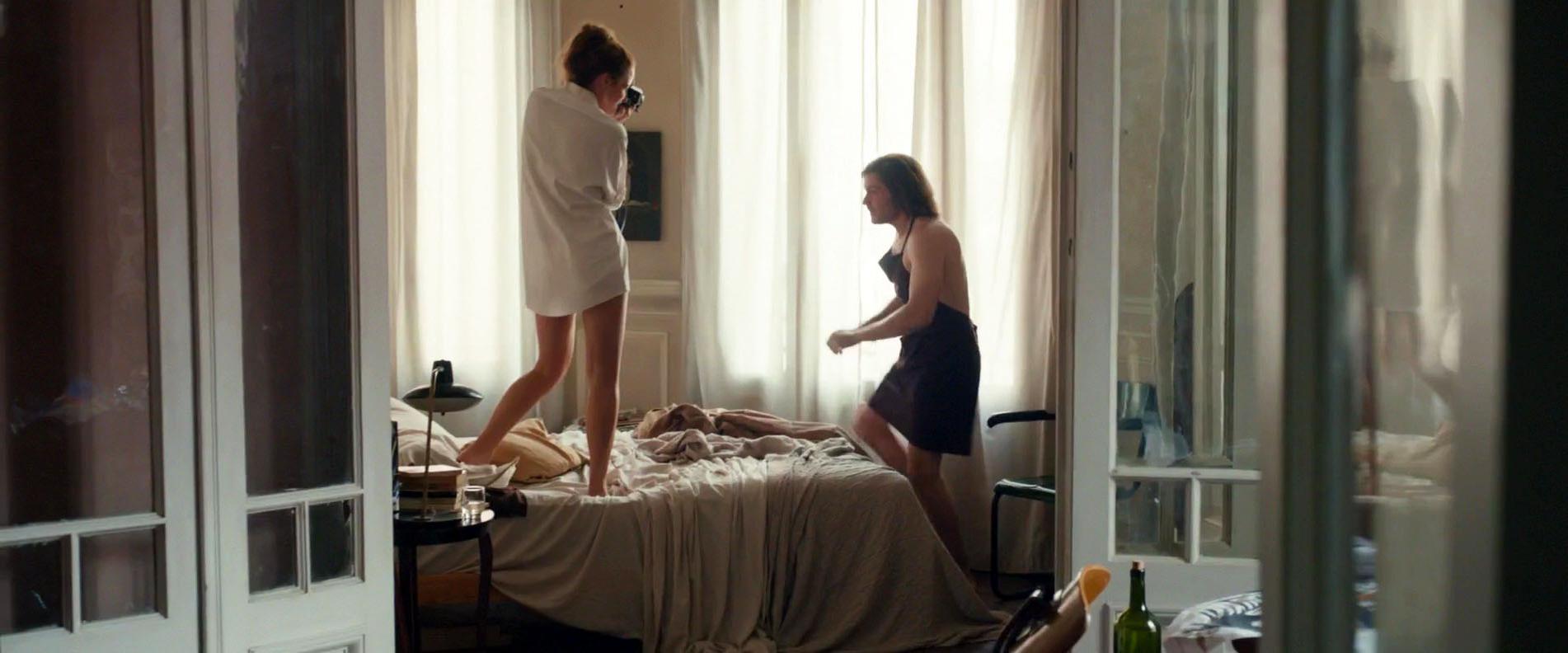 Emma Watson sexy - Colonia (2015)